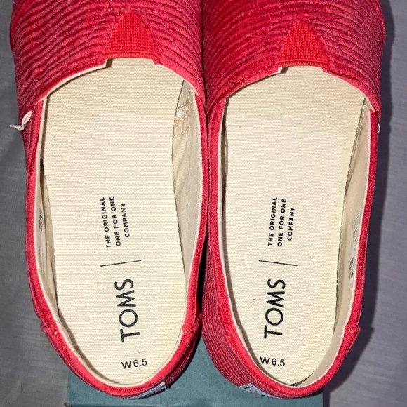 NWT - Toms 6.5 women’s Red Loafers corduroy Slip-Ons loafers shoes - Picture 6 of 13